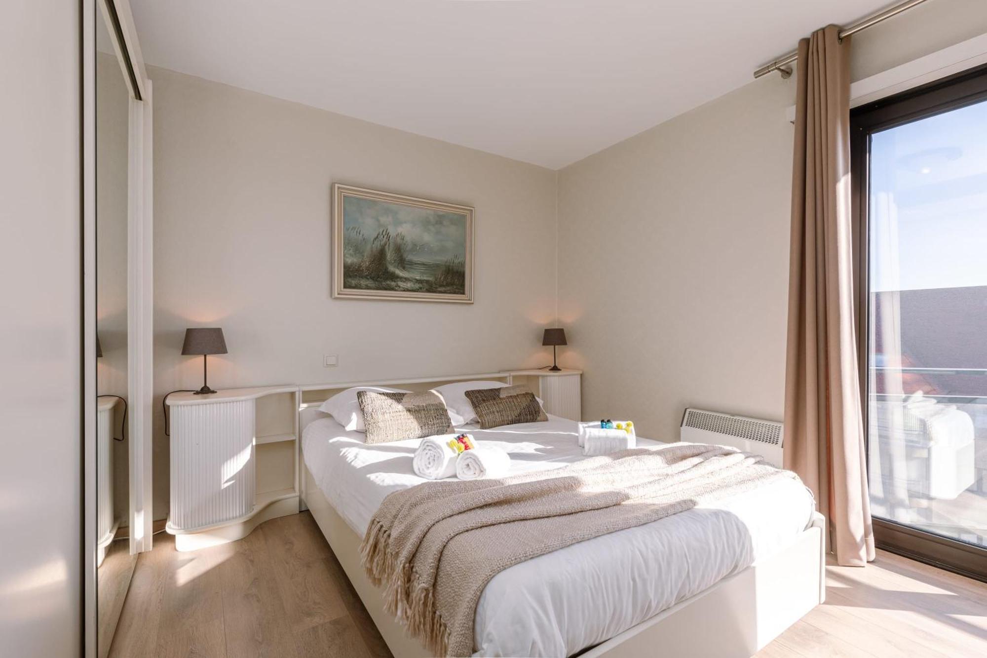 Huswell - Spacious & Modern Sea View Apartment With Garage オステンド エクステリア 写真